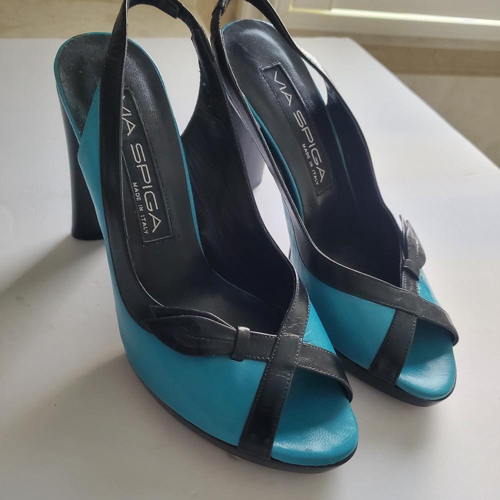 Via Spiga Women's Black and Turquoise Heels